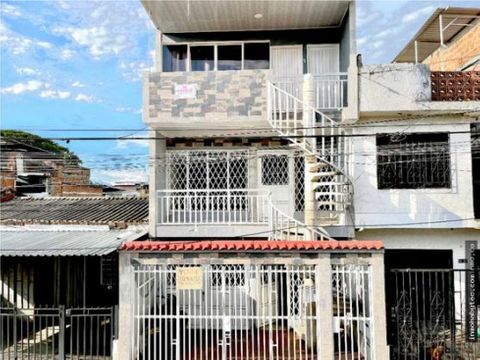 se vende casa en el guabal cali de tres pisos independientes