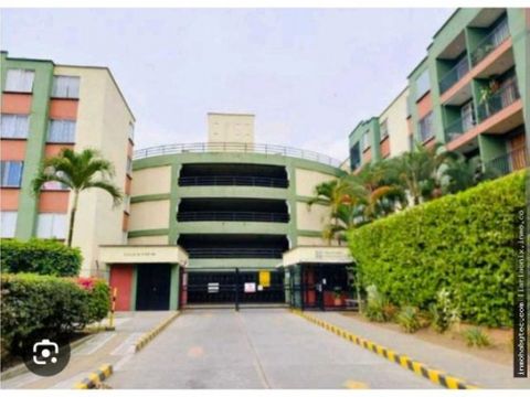 se vende apartamento 3er piso gratamira unidad con piscina cali